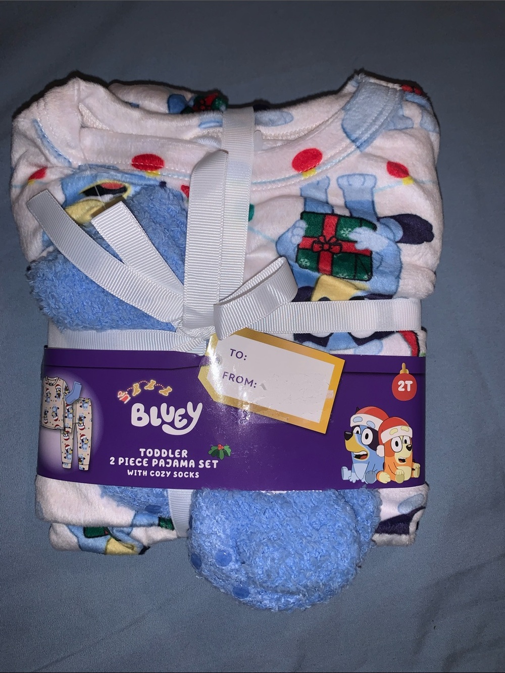 Toddler 2-Piece Bluey Holiday Pajama Set with Cozy Socks - 2T